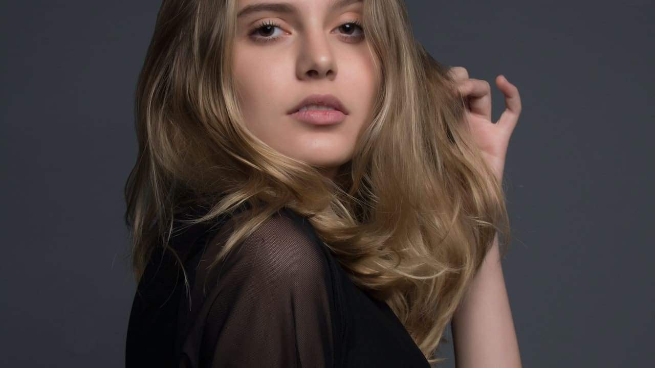 What kind of hairstyle does square and big face suit?