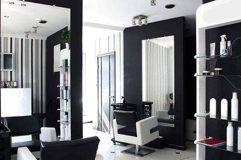 The decoration of the hairdressing salon should highlight the characteristics
