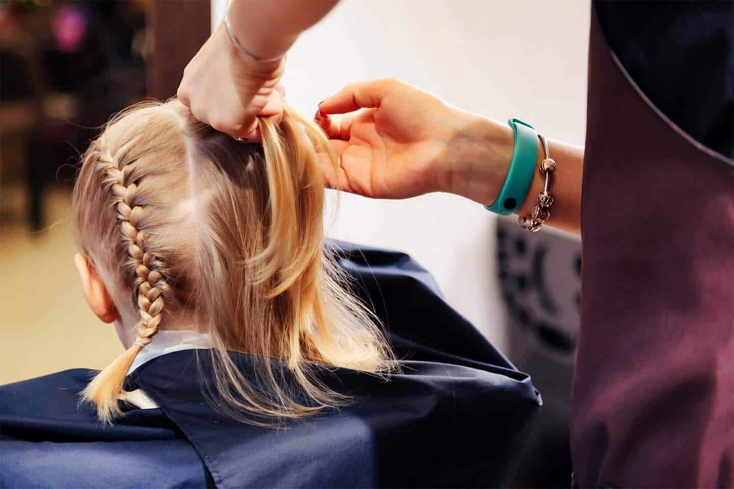 Hair salon decoration attention matters_The hairdresser is simply decorated