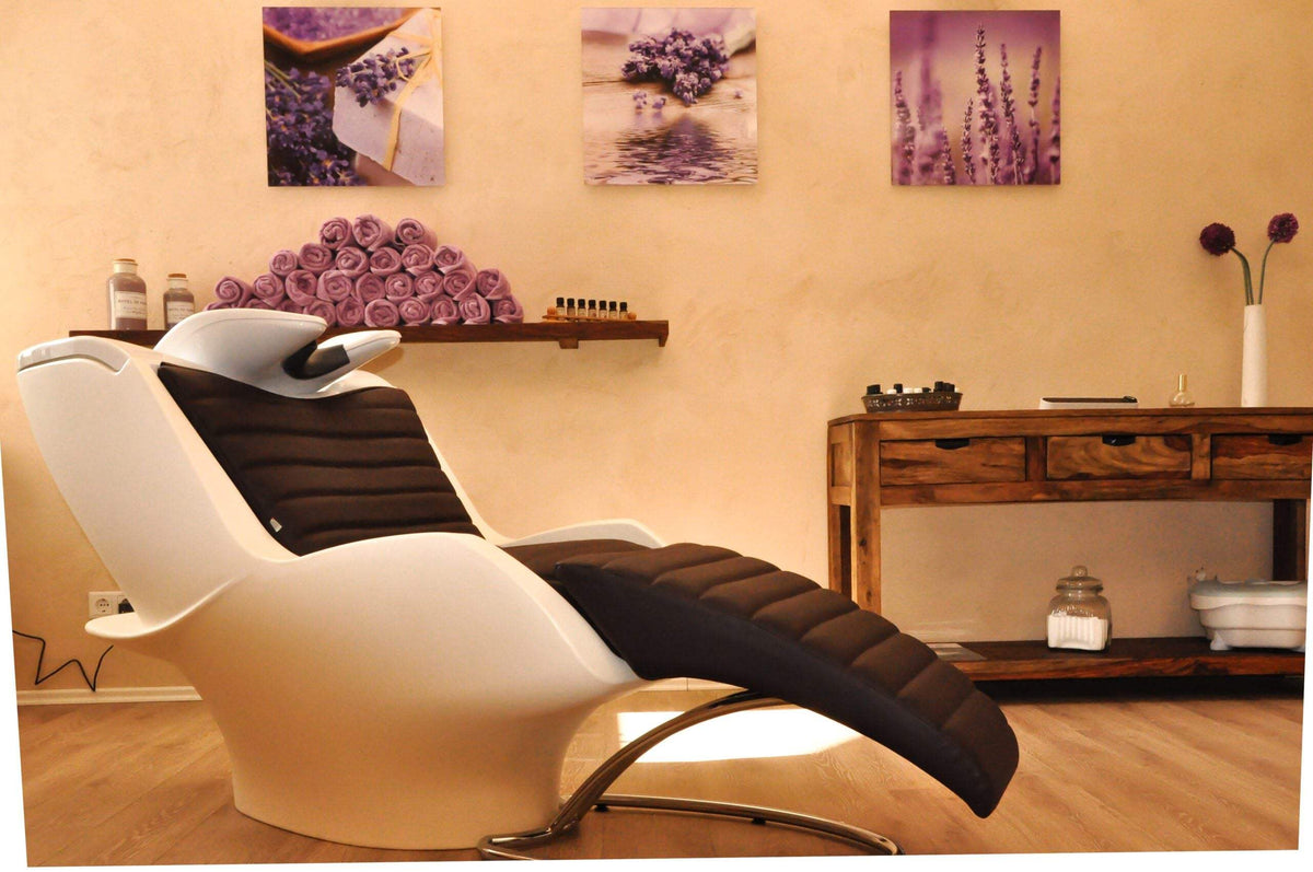 Elevate Your Salon Experience with  Luxurious Towels and Towel Warmer