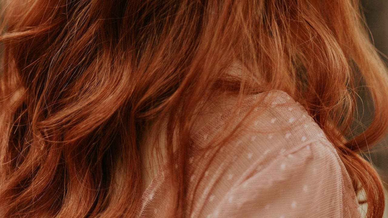 How can I dry my hair in 5 minutes without a hairdryer?