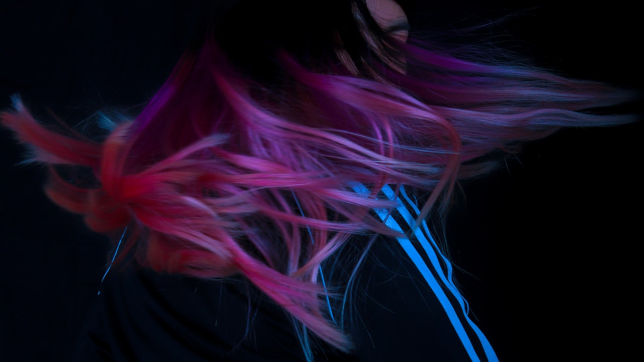 The shaver is a usP plug. Can I lJ21 the phone plug?