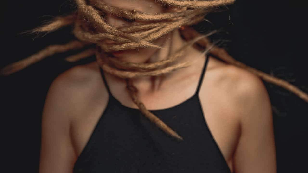What are the specific steps to do your hair?