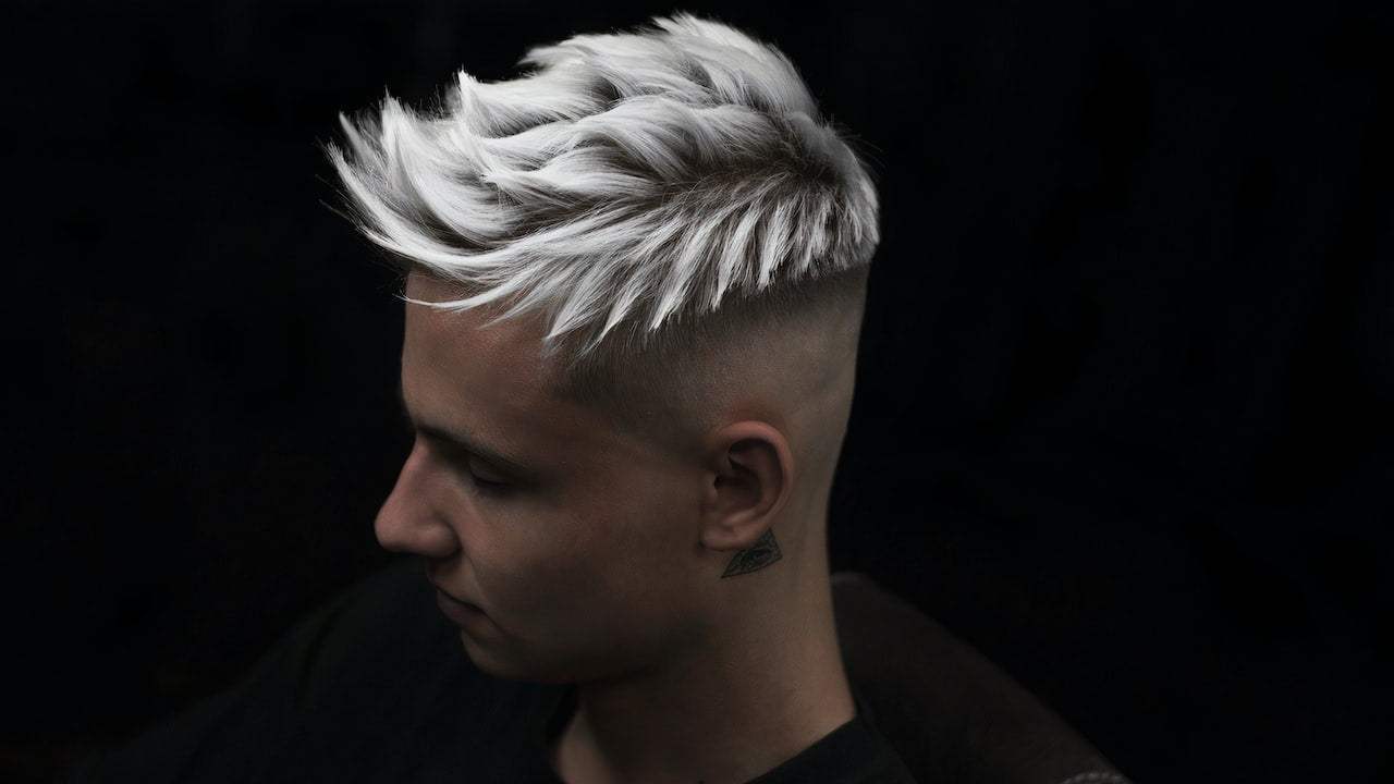 What should be paid attention to in transferring a hair salon?