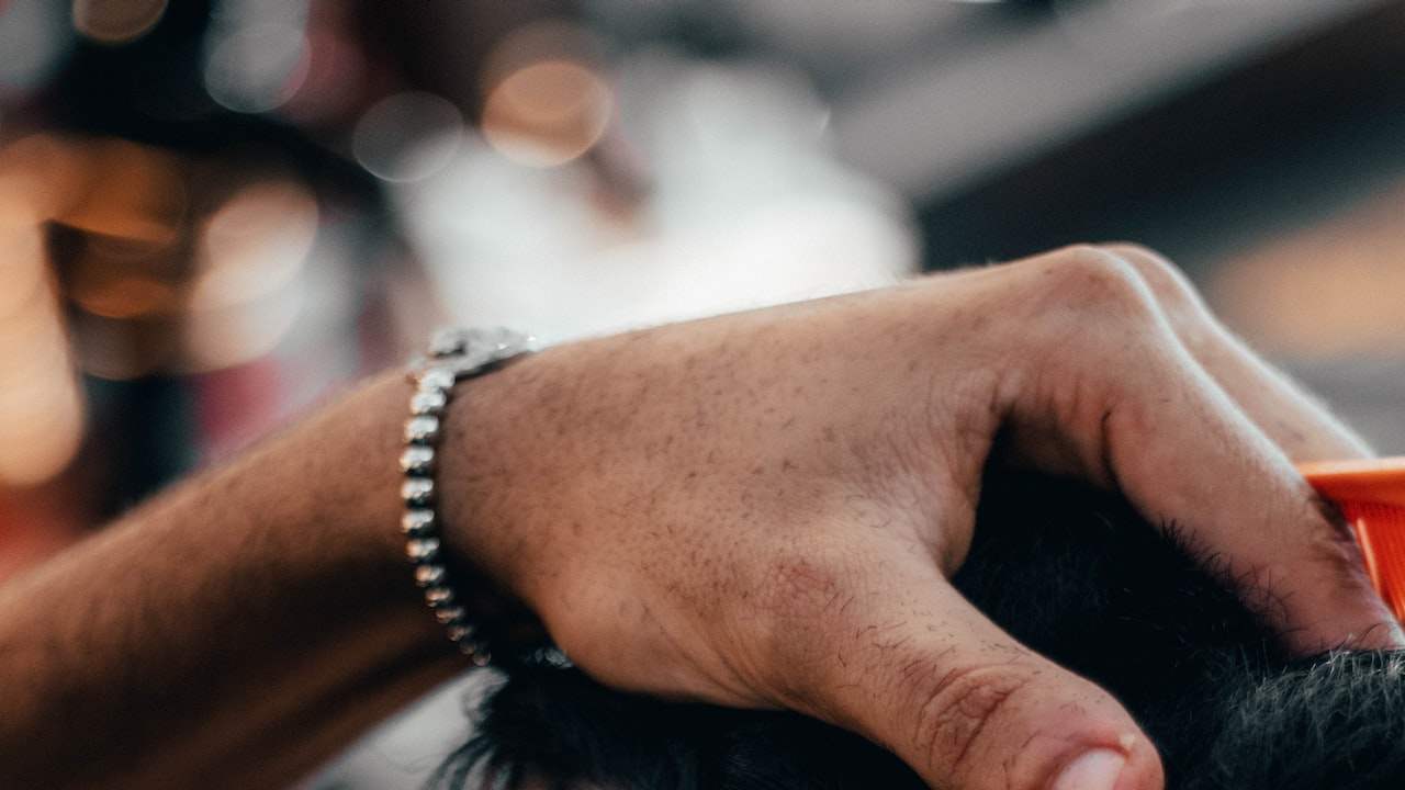 Does second liver patient go to haircut, the tool after haircut has second liver virus?