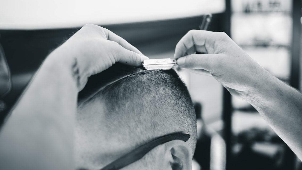 How to arrange the time for the baby's first haircut? can I get a haircut by myself?