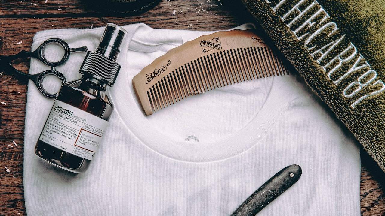 What do you need to pay attention to when opening a barber shop with someone who doesn't know anything about hairdressing?